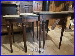 3 tables gigognes style louis XVI en bois cerclé marbre blanc pieds sabots