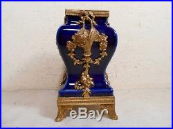 Ancien Petit Vase Porcelaine Bleu Sevres Monture Bronze Doré Style Louis XVI