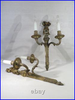Ancienne Paire D'appliques Murales En Bronze De Style Louis XVI