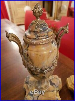 Ancienne paire d'urne en marbre et bronze style Louis XVI fin XIX ème s
