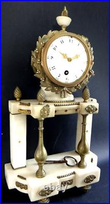 Ancienne pendule portique marbre style Louis XVI horloge Old clock bronze marble
