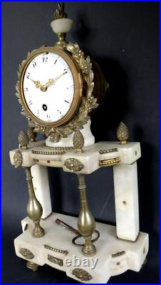 Ancienne pendule portique marbre style Louis XVI horloge Old clock bronze marble
