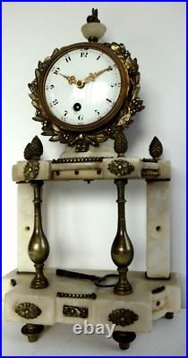 Ancienne pendule portique marbre style Louis XVI horloge Old clock bronze marble