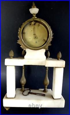 Ancienne pendule portique marbre style Louis XVI horloge Old clock bronze marble