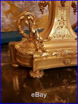 Candélabre de style Louis XVI, bronze doré au Putto Atlante, d'après Prieur, 19e
