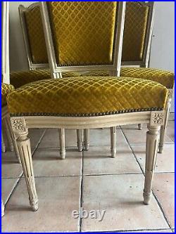 Chaise Style Louis XVI Doré Clouté