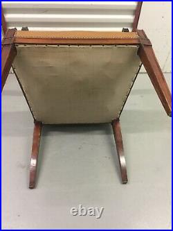 Fauteuil de bureau style Louis XVI revêtement cuir couleur fauve, début XXème