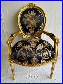 Fauteuil de style Louis XVI bleu nuit bois doré