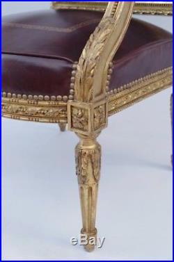 Fauteuil de style Louis XVI en bois doré et garniture en cuir, XIXème siècle