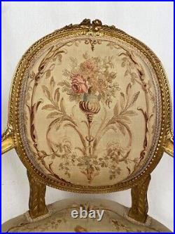 Fauteuil en bois doré de style Louis XVI, fin XIXe ou début XXe