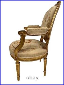 Fauteuil en bois doré de style Louis XVI, fin XIXe ou début XXe