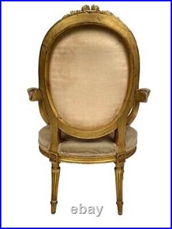 Fauteuil en bois doré de style Louis XVI, fin XIXe ou début XXe