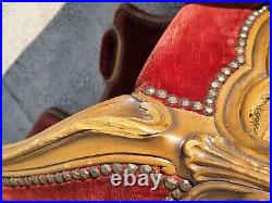 Fauteuil velours rouge vintage style Louis XVI, très confortable