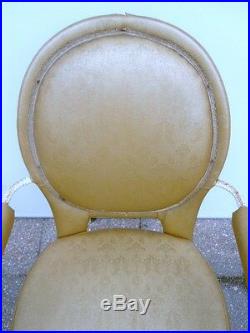 Fauteuil vintage medaillon style Louis XVI fauteuil dlg Andre Arbus