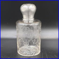 Flacon à parfum Cristal Baccarat gravé style Louis XVI Monture argent Déb. XXe