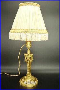 GRANDE LAMPE AUX PUTTI ET CARQUOIS, STYLE LOUIS XVI BRONZE 52 cm