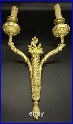 GRANDE PAIRE D'APPLIQUES AUX FLEURS STYLE LOUIS XVI FIN XIXe BRONZE 49 cm