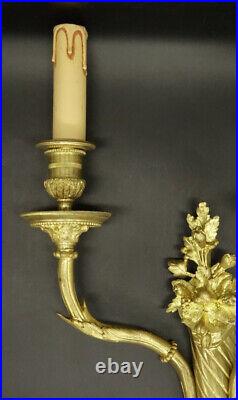 GRANDE PAIRE D'APPLIQUES AUX FLEURS STYLE LOUIS XVI FIN XIXe BRONZE 49 cm