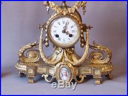 Garniture De Cheminée, Horloge Et 2 Chandeliers, Style Louis XVI, Bronze Doré