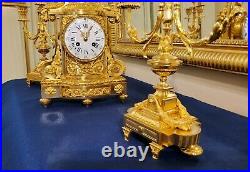 Garniture de Cheminée XIXeme en bronze ciselé et doré style louis XVI