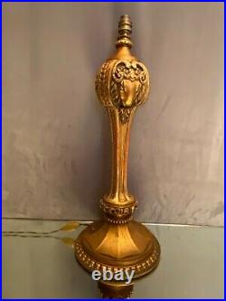 Grand pied de lampe 55 cm bois doré à décor sculpté aux béliers style Louis XVI