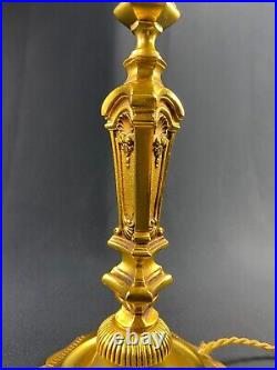 Grand pied de lampe en bronze doré de style Transition Louis XV Louis XVI