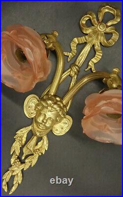 Grande Paire Appliques Style Louis XVI Têtes De Zéphyr Bronze & Verre Rose