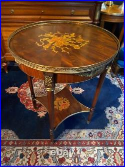 Guéridon table bouillotte à décor marqueté et ornements bronze style Louis XVI