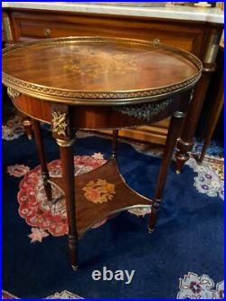 Guéridon table bouillotte à décor marqueté et ornements bronze style Louis XVI