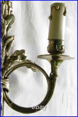 Haute & Svelte Paire d'Appliques à 2 bras de Lumière style Louis XVI Bronze
