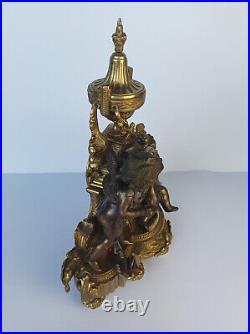 Horloge pendule Impérial en bronze doré décor angelots style Louis XVI