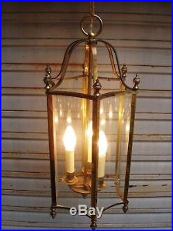 Importante lanterne en laiton de style Louis XVI en état de marche