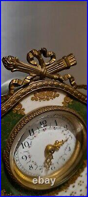 Jolie Petite Pendule Porcelaine Sevres Et Bronze 1900 Style Louis Xvi old clock