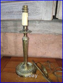 Lampe bougeoir en bronze de style Louis XVI Electrifié