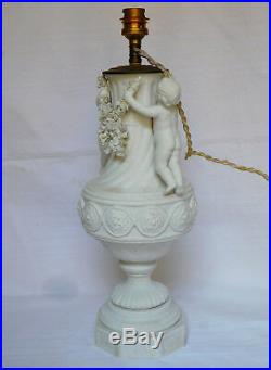 Lampe en BISCUIT de PORCELAINE aux putti de style Louis XVI époque 1900