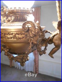 Lustre Aux 3 Cherubins Epoque 19eme De Style Louis 16 En Bronze