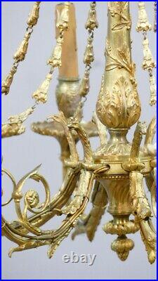 Lustre De Style Louis XVI En Bronze Doré Avec Couronne Royale En Sommet, XIX ème