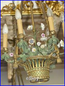 Lustre Forme Corbeille En Bronze Et Fleurs En Porcelaine Style Louis XVI