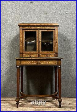 Magnifique bureau vitrine de style Louis XVI en marqueterie de bois précieux