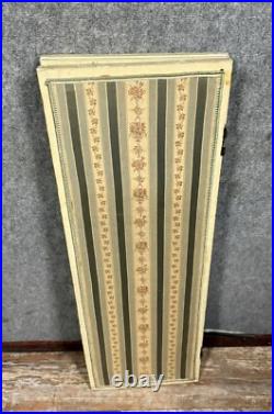 Magnifique paravent de style Louis XVI à deux feuilles en bois laqué vers 1850