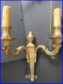 Paire D'appliques En Bronze Dore Style Louis XVI