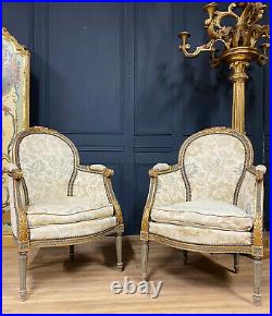 Paire De Bergeres Dépoque Napoleon III En Bois Peint Et Doré De Style Louis XVI