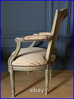 Paire De Cabriolets Style Louis XVI Fin Xixe Rechampis Gris Pieds Canneles L2001