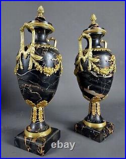 Paire De Cassolettes De Style Louis XVI En Marbre Portor Et Bronze Doré