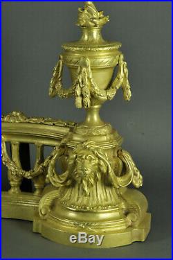 Paire De Chenets De Style Louis XVI En Bronze Doré