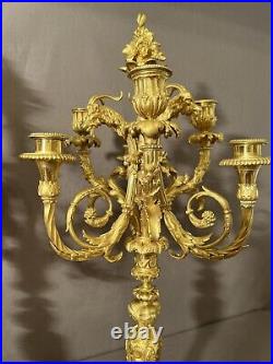 Paire De Très Importants Candélabres en bronze doré de style Louis XVI du XIXème
