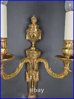 Paire d'Appliques De Style Louis XVI En Bronze Doré