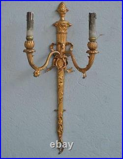 Paire d'applique en bronze doré de style Louis XVI