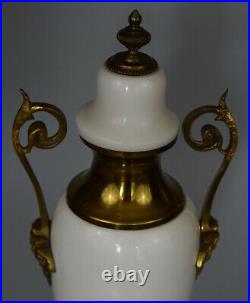 Paire de Vases couverts Marbre blanc et bronze Style Louis XVI -France, XIXe