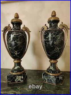 Paire de Vases couverts Marbre vert et bronze Style Louis XVI -France, XIXe
